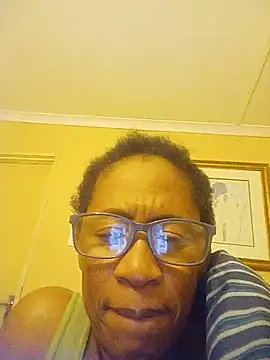 Snapshot of bustybillies chatting on 06/15/26, 05:01 bustybillies online show from 06/15/26, 05:01