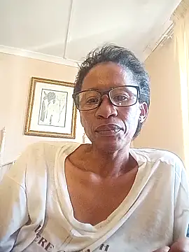 Snapshot of bustybillies chatting on 10/02/25, 01:14 bustybillies online show from 10/02/25, 01:14