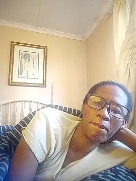 Snapshot of bustybillies chatting on 11/21/25, 03:38 bustybillies online show from 11/21/25, 03:38