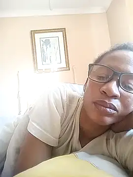 Snapshot of bustybillies chatting on 12/17/25, 04:28 bustybillies online show from 12/17/25, 04:28