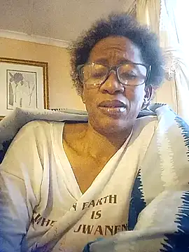 Snapshot of bustybillies chatting on 10/04/25, 05:42 bustybillies online show from 10/04/25, 05:42