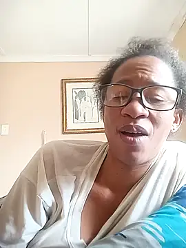 Snapshot of bustybillies chatting on 10/06/25, 05:41 bustybillies online show from 10/06/25, 05:41