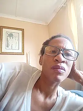 Snapshot of bustybillies chatting on 11/06/25, 09:35 bustybillies online show from 11/06/25, 09:35