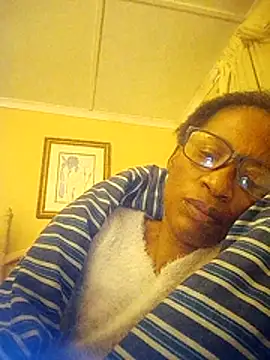 Snapshot of bustybillies chatting on 11/25/25, 05:24 bustybillies online show from 11/25/25, 05:24