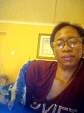 Snapshot of bustybillies chatting on 10/31/25, 04:14 bustybillies online show from 10/31/25, 04:14