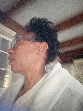 Snapshot of bustybillies chatting on 10/05/25, 03:52 bustybillies online show from 10/05/25, 03:52