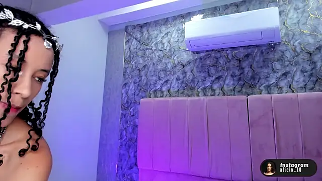 Snapshot of aliccecooper chatting on 11/18/25, 10:40 aliccecooper online show from 11/18/25, 10:40