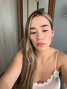 Snapshot of FridaKlein chatting on 11/06/25, 09:08 FridaKlein online show from 11/06/25, 09:08