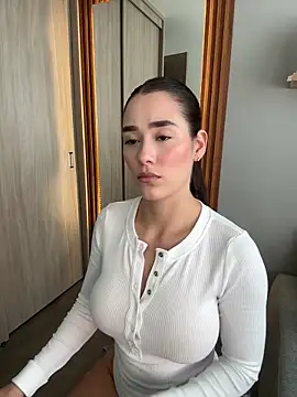 Snapshot of FridaKlein chatting on 10/08/25, 07:25 FridaKlein online show from 10/08/25, 07:25