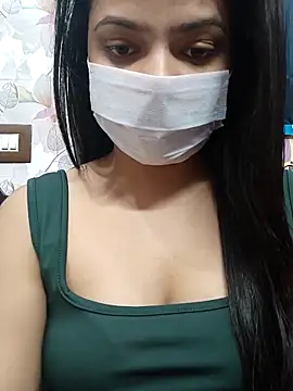 Snapshot of Myloveurvi chatting on 11/24/25, 10:37 Myloveurvi online show from 11/24/25, 10:37