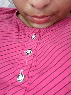 Snapshot of Myloveurvi chatting on 02/17/26, 07:11 Myloveurvi online show from 02/17/26, 07:11