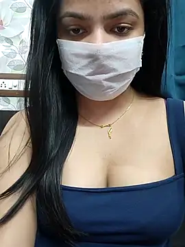 Snapshot of Myloveurvi chatting on 11/05/25, 10:07 Myloveurvi online show from 11/05/25, 10:07