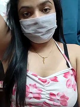 Snapshot of Myloveurvi chatting on 11/17/25, 04:00 Myloveurvi online show from 11/17/25, 04:00