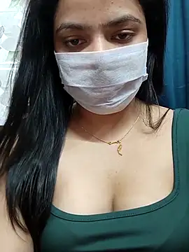 Snapshot of Myloveurvi chatting on 11/12/25, 04:11 Myloveurvi online show from 11/12/25, 04:11