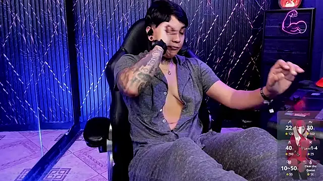 Snapshot of ZhoeStrong chatting on 02/15/26, 07:02 ZhoeStrong online show from 02/15/26, 07:02