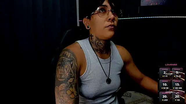 ZhoeStrong online show from 10/27/25, 10:22