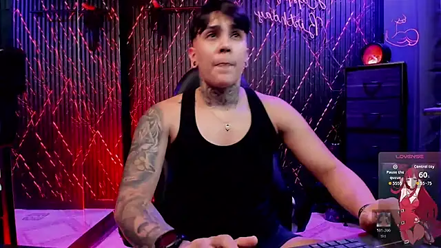 Snapshot of ZhoeStrong chatting on 02/18/26, 10:28 ZhoeStrong online show from 02/18/26, 10:28