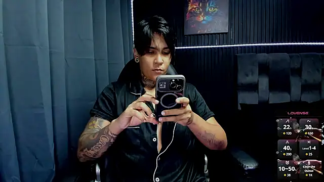 ZhoeStrong online show from 11/10/25, 04:28