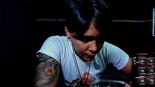 ZhoeStrong online show from 11/28/25, 09:59