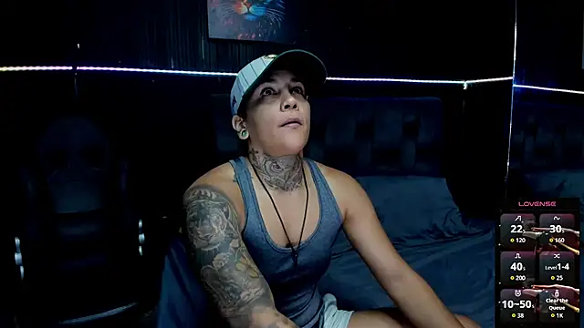 ZhoeStrong online show from 10/30/25, 10:39