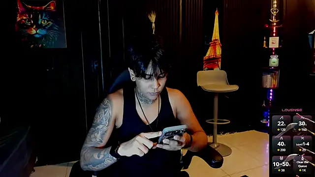 Snapshot of ZhoeStrong chatting on 10/01/25, 10:35 ZhoeStrong online show from 10/01/25, 10:35