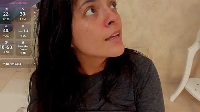 Snapshot of sofiaclauss chatting on 02/06/25, 12:15 sofiaclauss online show from 02/06/25, 12:15