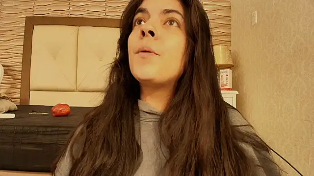 Snapshot of sofiaclauss chatting on 09/12/25, 11:54 sofiaclauss online show from 09/12/25, 11:54