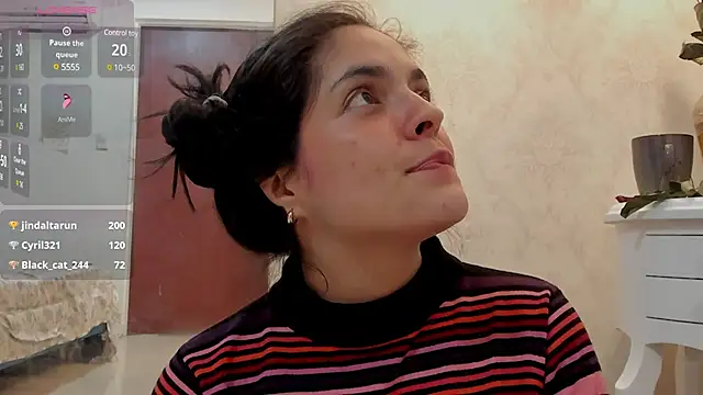 Snapshot of sofiaclauss chatting on 02/19/25, 10:45 sofiaclauss online show from 02/19/25, 10:45