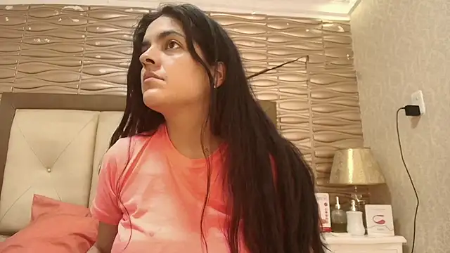 sofiaclauss online show from 10/27/25, 07:48