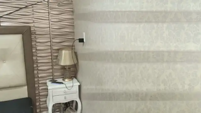 sofiaclauss online show from 10/30/25, 10:06