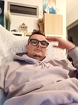 GLouglou19 online show from 10/02/25, 09:29