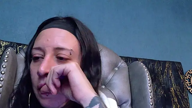 LusstCruella online show from 04/17/26, 12:41