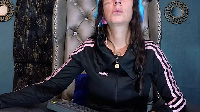 LusstCruella online show from 06/15/26, 05:23