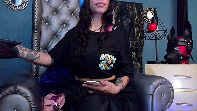 Snapshot of LusstCruella chatting on 04/26/26, 01:19 LusstCruella online show from 04/26/26, 01:19