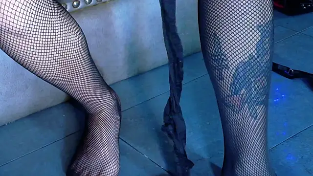 LusstCruella online show from 12/17/25, 02:33