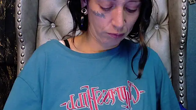 Snapshot of LusstCruella chatting on 05/13/26, 12:34 LusstCruella online show from 05/13/26, 12:34