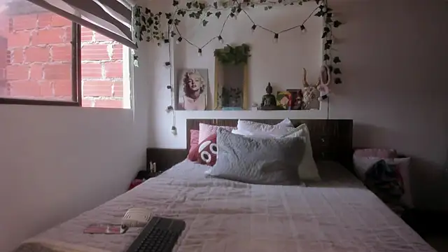 cattleya campbell online show from 12/18/25, 09:29