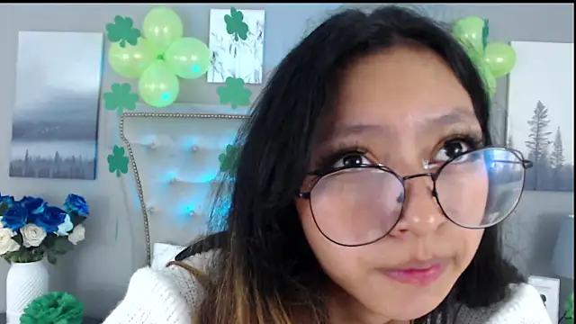 Yommi Winx online show from 03/18/25, 03:45