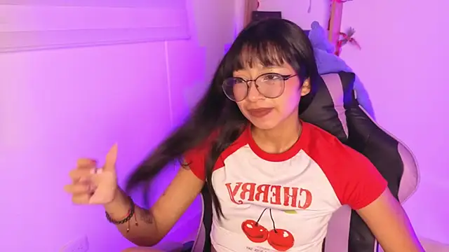 Yommi Winx online show from 12/05/25, 01:49