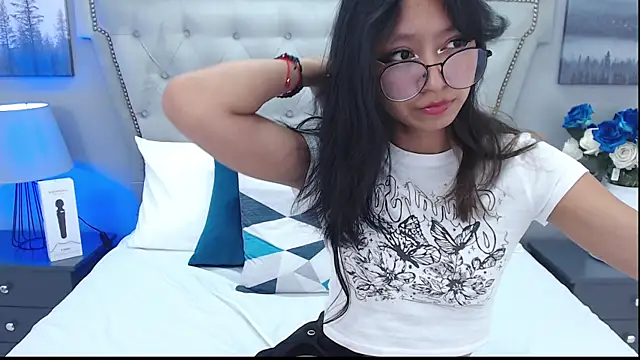 Yommi Winx online show from 03/11/25, 05:02