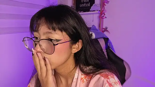 Yommi Winx online show from 12/04/25, 03:49