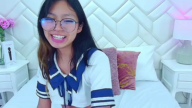 Yommi Winx online show from 03/22/25, 05:39