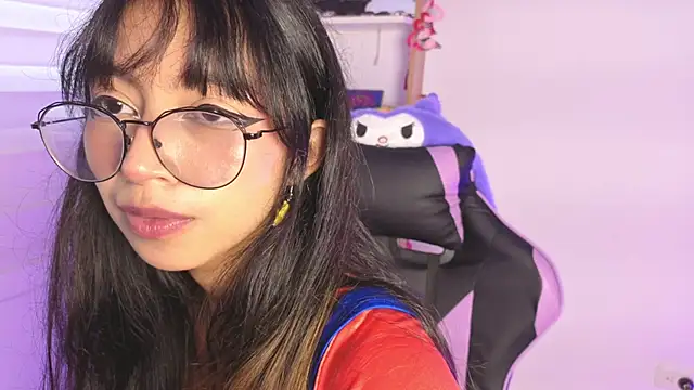 Yommi Winx online show from 11/13/25, 08:02