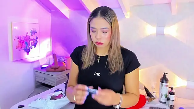 Martina Miiller online show from 05/12/26, 12:33