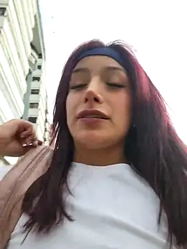 Snapshot of Lau1127 chatting on 03/02/26, 10:49 Lau1127 online show from 03/02/26, 10:49