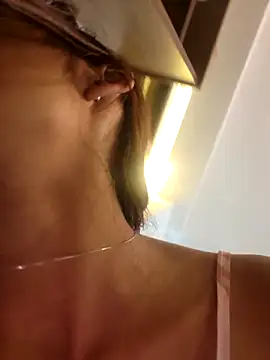 Snapshot of Lau1127 chatting on 02/22/26, 12:35 Lau1127 online show from 02/22/26, 12:35