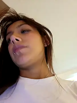 Snapshot of Lau1127 chatting on 01/16/26, 04:16 Lau1127 online show from 01/16/26, 04:16