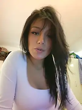 Snapshot of Lau1127 chatting on 07/16/26, 11:35 Lau1127 online show from 07/16/26, 11:35