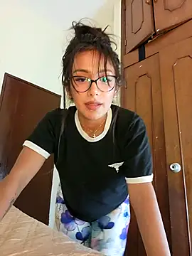 Lau1127 online show from 10/25/25, 03:28