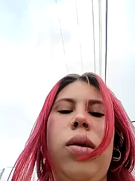 aurora sky11 online show from 11/08/25, 09:40